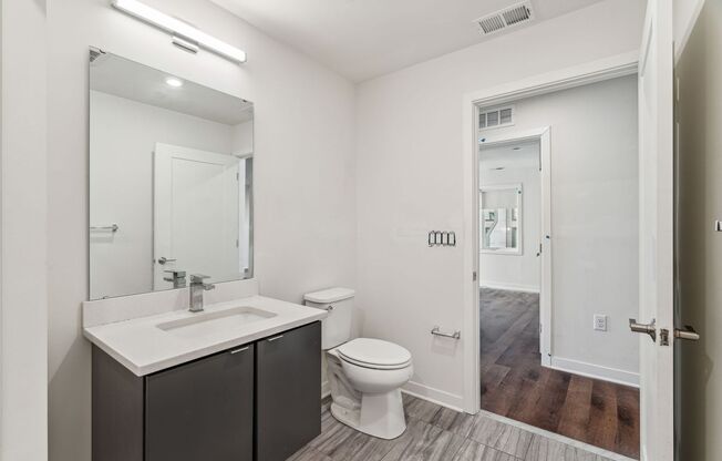 2 beds, 2 baths, 915 sqft, $2,300, Unit 416