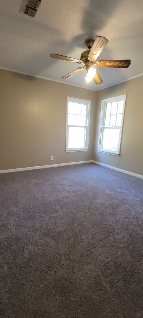 2 beds, 1 bath, $800