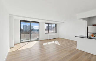 Vacant Living Area at Stratford at Southern Towers, Virginia