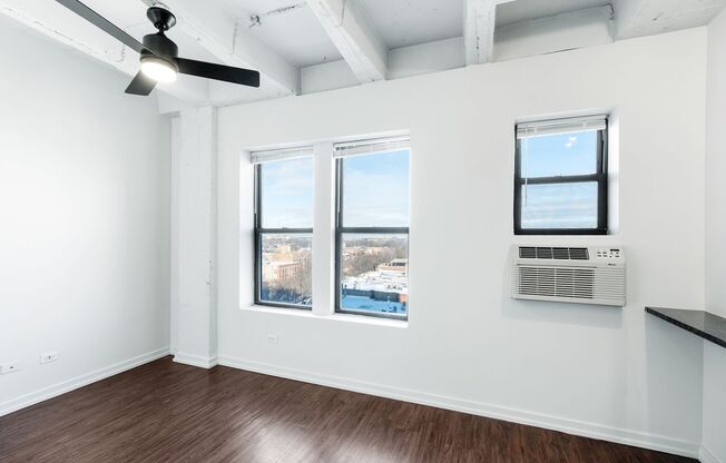 Studio, 1 bath, 212 sqft, $1,495, Unit 906
