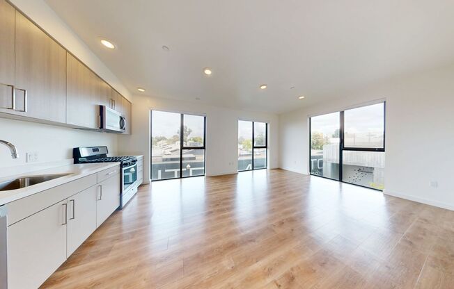 2 beds, 2 baths, 980 sqft, $2,845, Unit 202