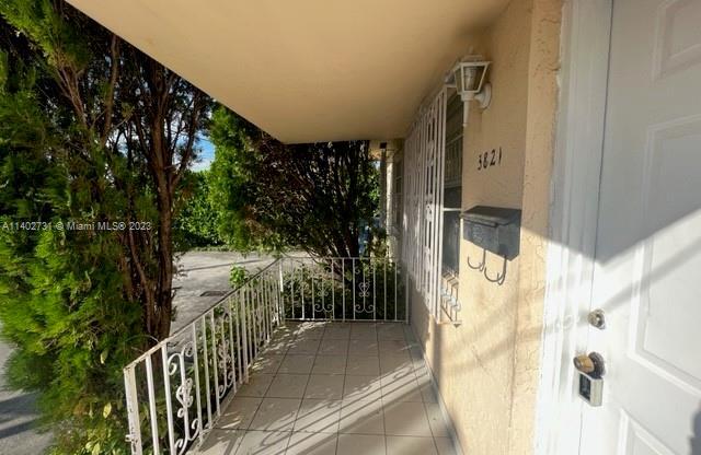 3821 SW 89 CT