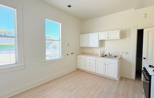 3 beds, 1 bath, $2,895