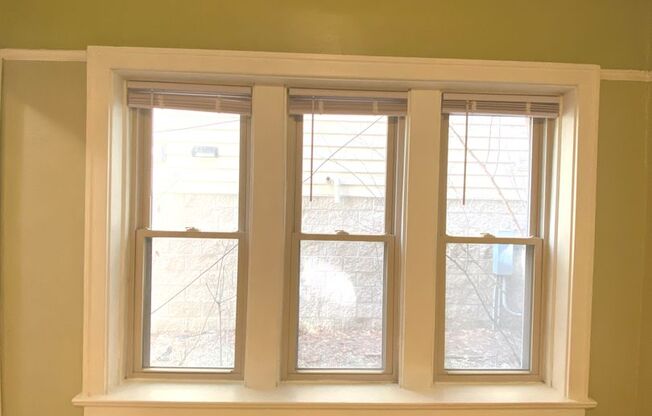 Studio, 1 bath, $825, Unit 05