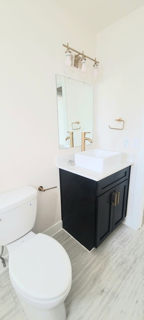 1 bed, 1 bath, 587 sqft, $1,194, Unit 5-10