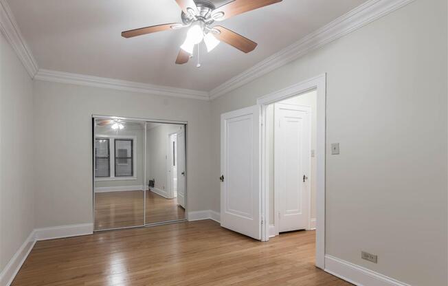 The Patricians Apartments Lincoln Park Chicago Two Bedroom Living Area