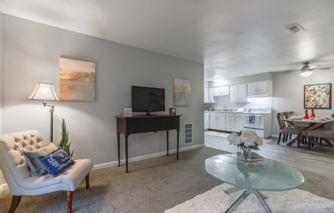 2 beds, 1.5 baths, 1,375 sqft, $1,300, Unit TH-39