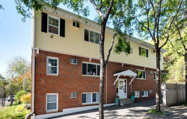 441 Grand Ave