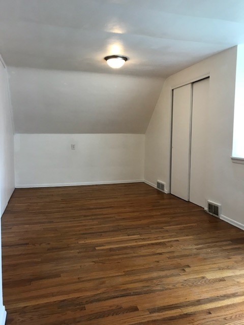 2 beds, 1 bath, $750, Unit 3