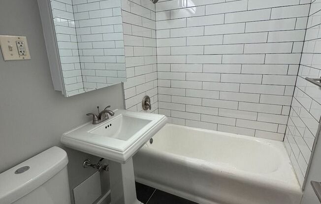 Studio, 1 bath, 495 sqft, $1,395, Unit 1010-1S