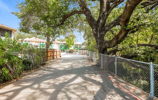 1400 Creekside Apartments CDM
