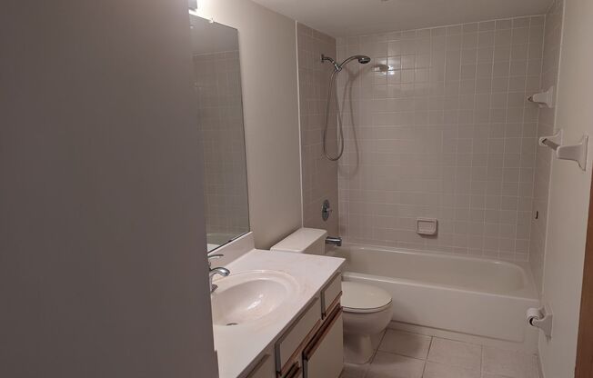 2 beds, 2 baths, $1,695, Unit #FF-204