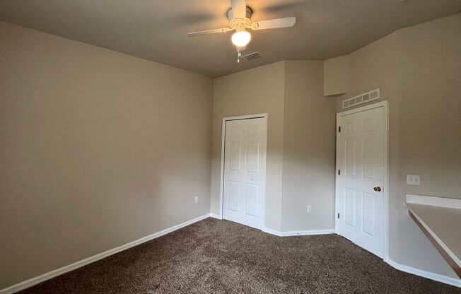 !!Apply immediately for $500 off 1st months RENT!!  Spacious Home 4 Bedrooms 2 Bath!!