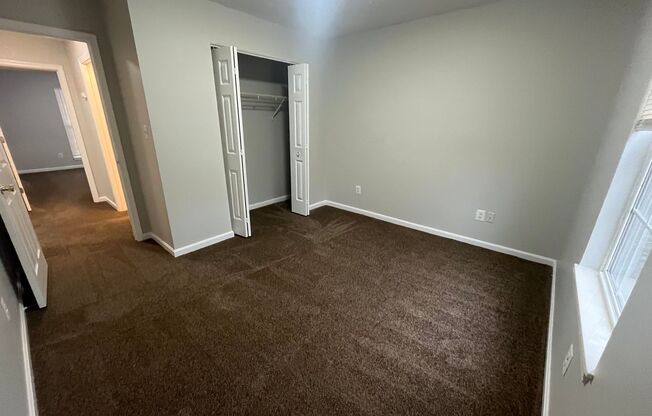 2 beds, 1 bath, 900 sqft, $850, Unit 3