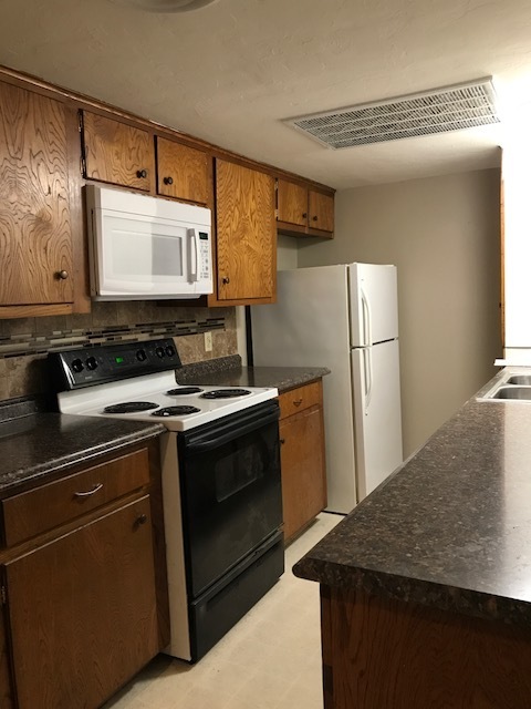 1 bed, 1 bath, $1,195, Unit # 7