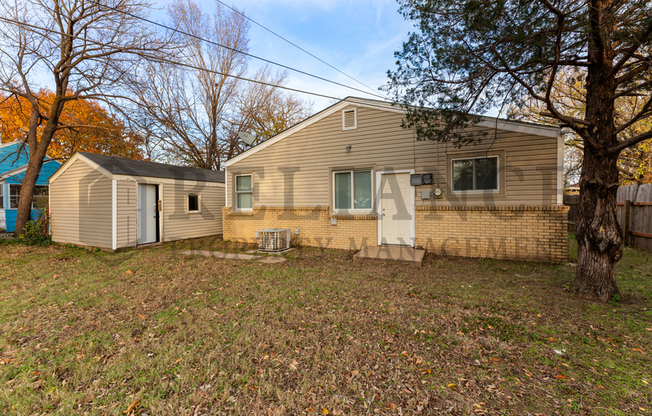 711 N WESTRIDGE DR