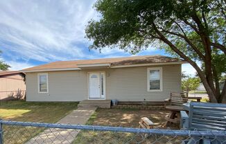 3 beds, 2 baths, $1,295