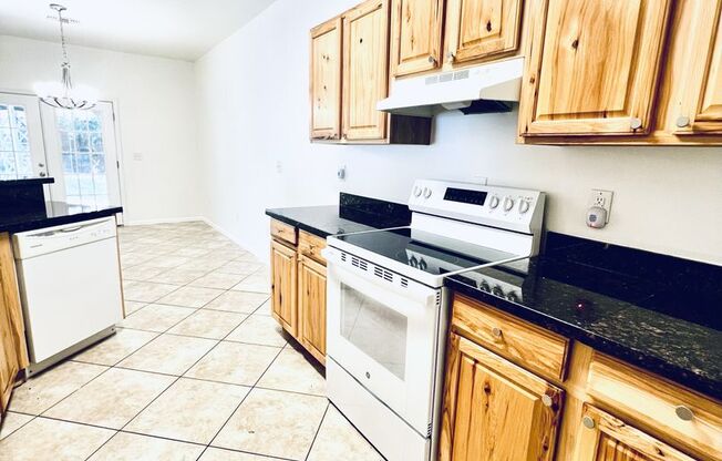 3-Bedroom/2-Bath Duplex in Lago Vista