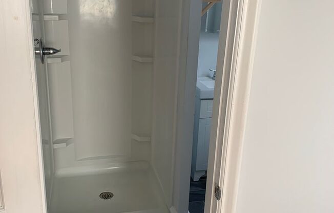 3 beds, 2 baths, $1,800, Unit Apt. 104