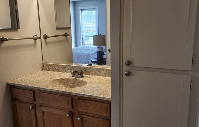 1 bed, 1 bath, 575 sqft, $1,110, Unit 12