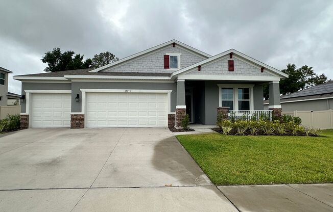 4 Bedrooms/3 Baths/3 Car Garage House in Lake Apopka Sound- Available September!