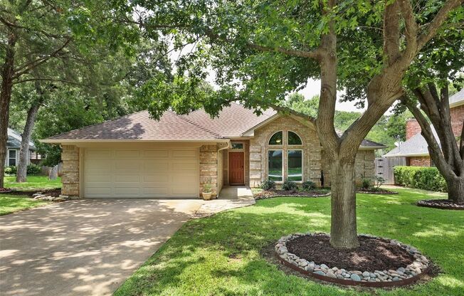 3 bed, 2 bath home in Burleson