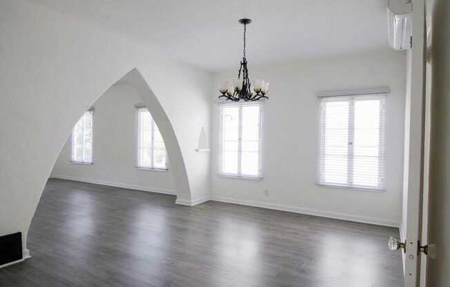 (6020) 750 S. Detroit St.
