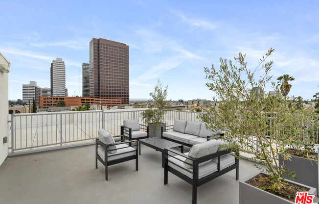 2 beds, 2 baths, $4,890, Unit 202