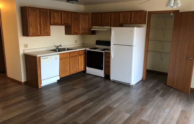 2 beds, 1 bath, 950 sqft, $950, Unit 3