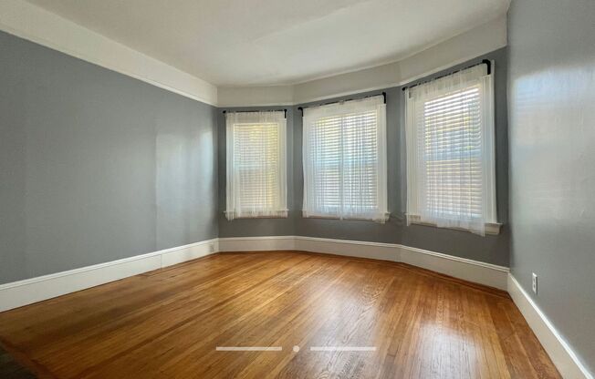 Charming Duplex Lower Unit – 2bd 1ba Nestled in the Heart of Berkeley