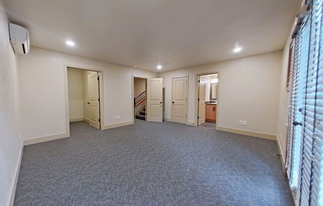 3 beds, 3.5 baths, $2,800, Unit 2844 Lord Byron Place