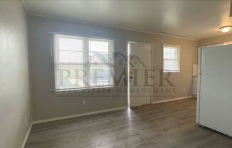 2 beds, 1 bath, $990, Unit MBB-1