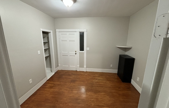 2 beds, 1 bath, 800 sqft, $1,550, Unit 1