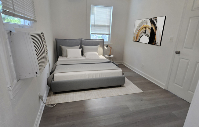 336 W 18 ST