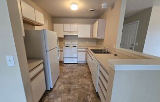 3 beds, 2 baths, 1,016 sqft, $1,175, Unit 3