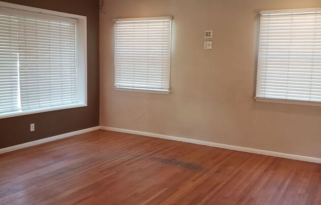 3 beds, 1 bath, $1,895