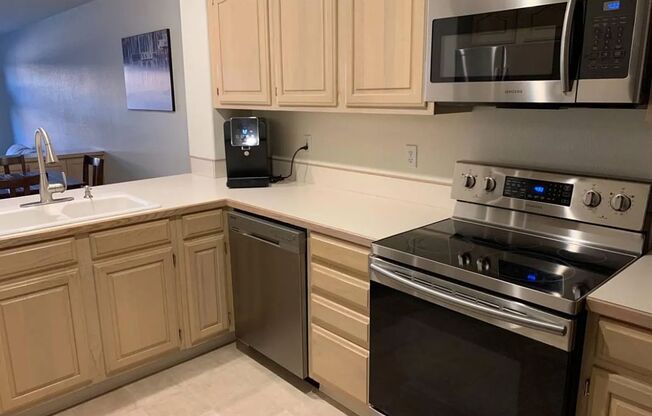 FURNISHED 2 Bedroom, 1.5 Bath near Sky Lakes and OIT