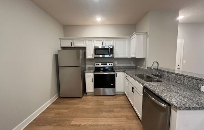 2 beds, 1 bath, 960 sqft, $995, Unit Apt. 114