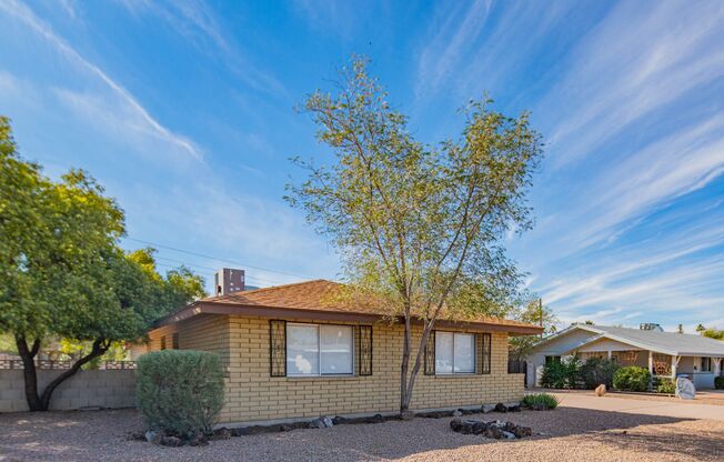 1047 East Alameda Drive