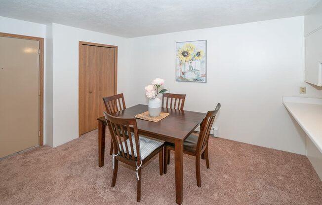 Classic Dining Area at Kuder Estates Apartments, MRD Conventional, Warsaw, Indiana