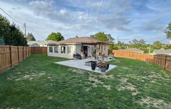 Beautiful house...RESERVE NOW FOR AUGUST 1, 2025