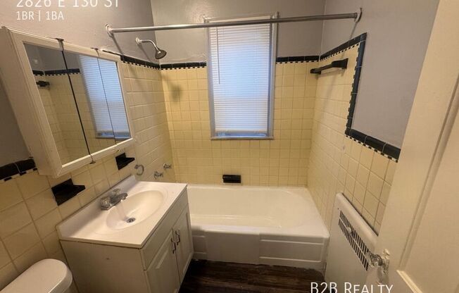 2826 E 130 ST
