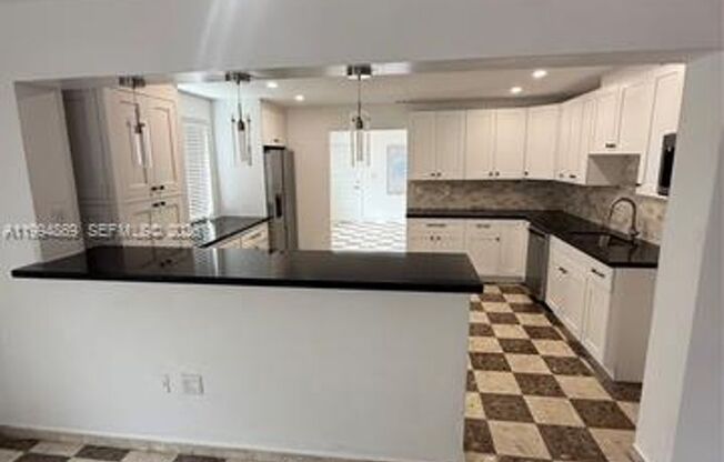 7312 SW 22nd St MIAMI, FL 33155