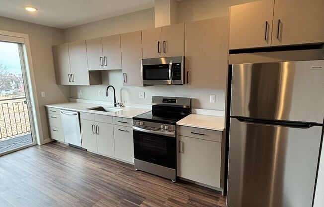Studio, 1 bath, 565 sqft, $1,025, Unit 534
