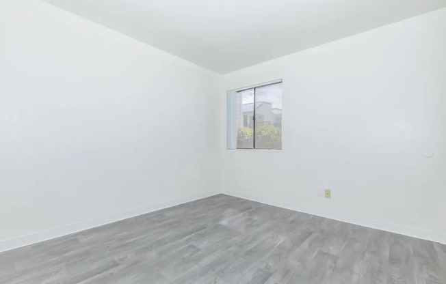 2 beds, 1 bath, 700 sqft, $899, Unit 197
