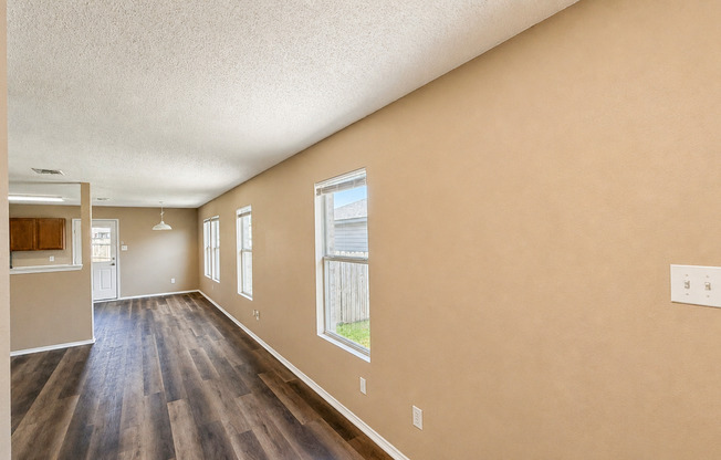 Beautiful Home in The Vineyards at Heritage — Pool, Playground & Walk-to-School Location!
