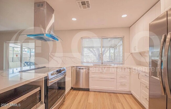 1646 E HERMOSA DR