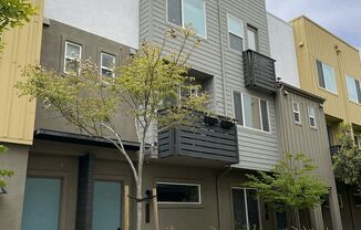 Modern 2-Bedroom, 2.5-Bath Townhome in Oakland