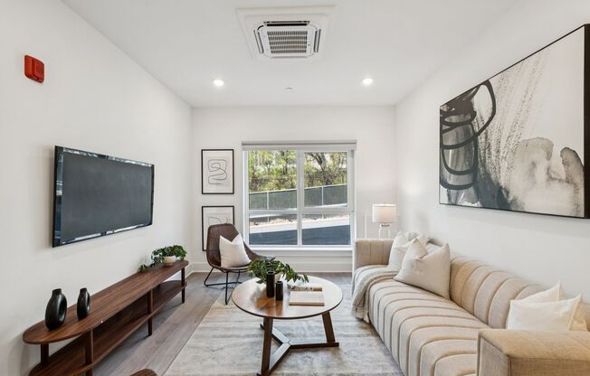 1 bed, 1 bath, 590 sqft, $1,540, Unit D210