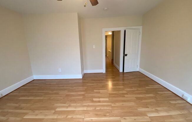 2 beds, 1 bath, $1,195, Unit Apt 2